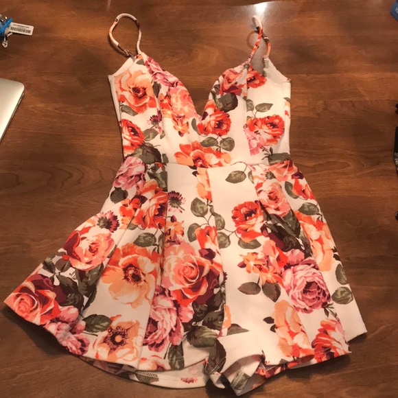 Floral romper - Picture 1 of 1